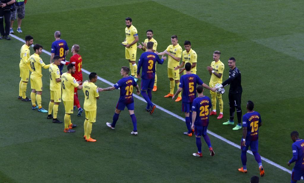 Villarreal faz pasillo ao Barcelona pela conquista da La liga na última temporada, 2017/2018. | Foto: MARCA