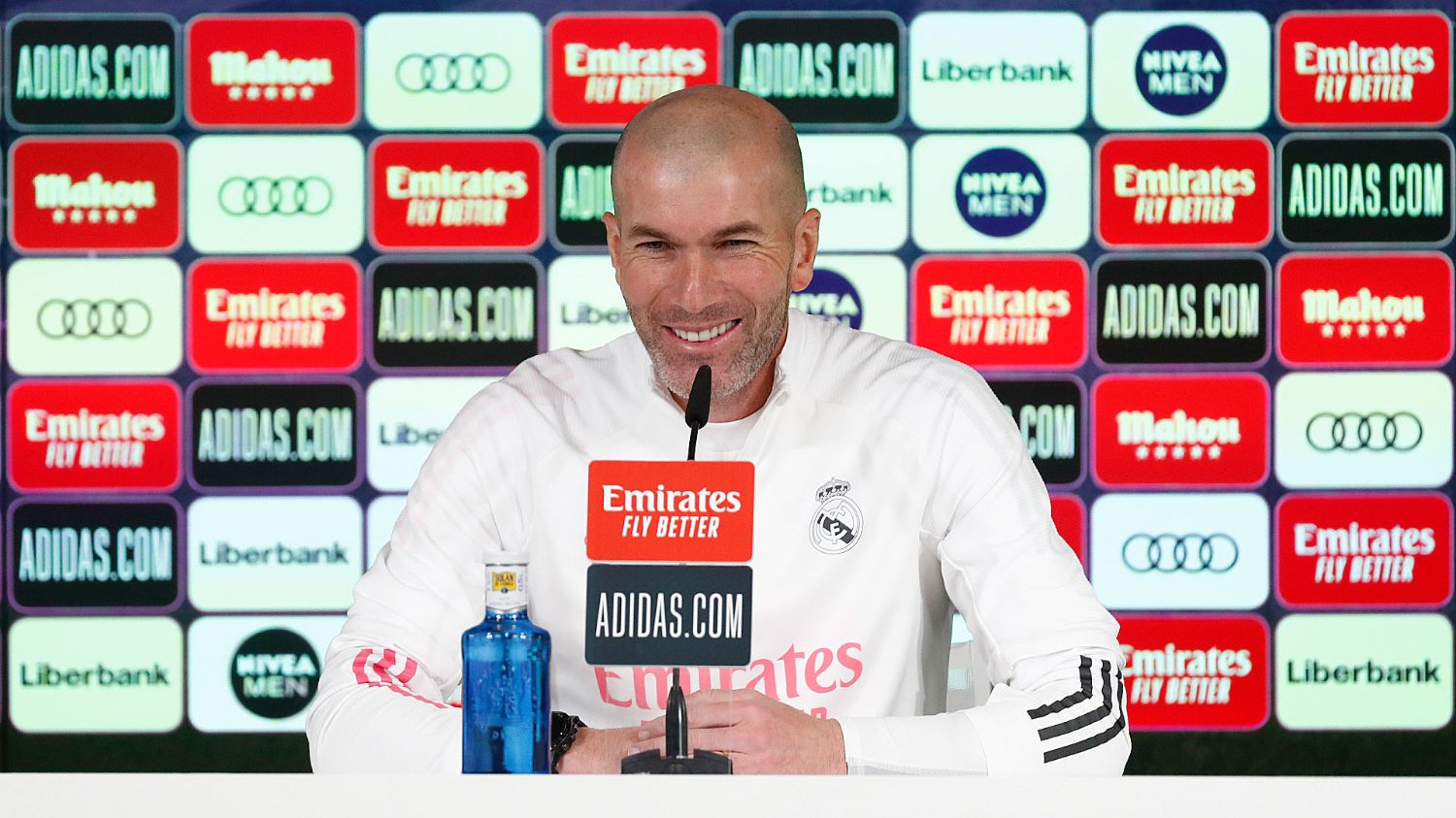 Zidane comandará equipe após testar negativo para a covid-19