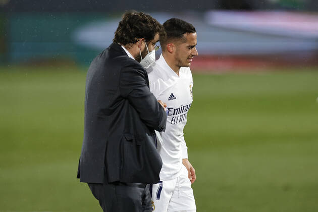 Vázquez deixou o campo mancando e preocupa para Liga dos Campeões.