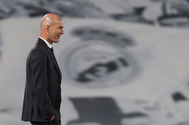 Zidane decide deixar o Real Madrid e comunica jogadores