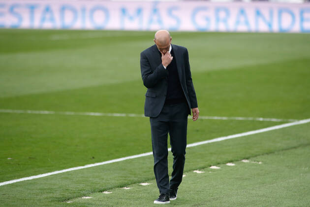 Com calma, Zidane quer pensar no futuro: "Vou falar com o clube"