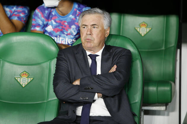 Ancelotti quer Alaba na zaga e elogia time: "Controlamos bem o jogo"