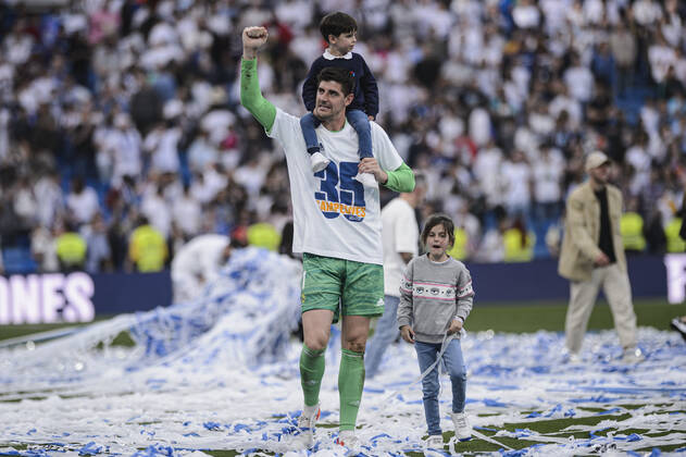Courtois celebra conquista e diz: "Ganhar o título no Bernabéu é incrível"