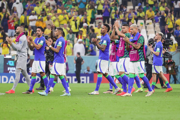 Já classificado e com time reserva, Brasil perde para Camarões