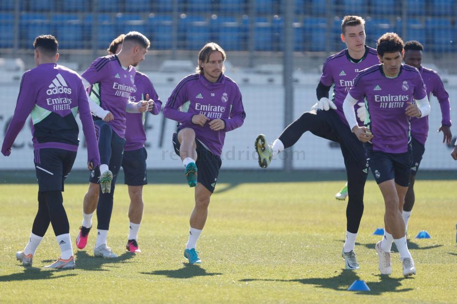 Com Alaba, Real Madrid divulga relacionados contra o Mallorca