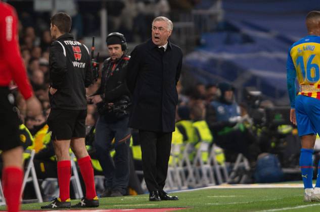 Ancelotti: "A substituição de Benzema foi apenas uma precaução"