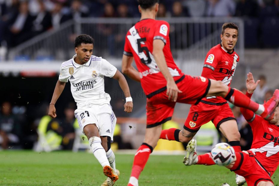 Rodrygo homenageia Vini Jr e garante vitória do Real Madrid