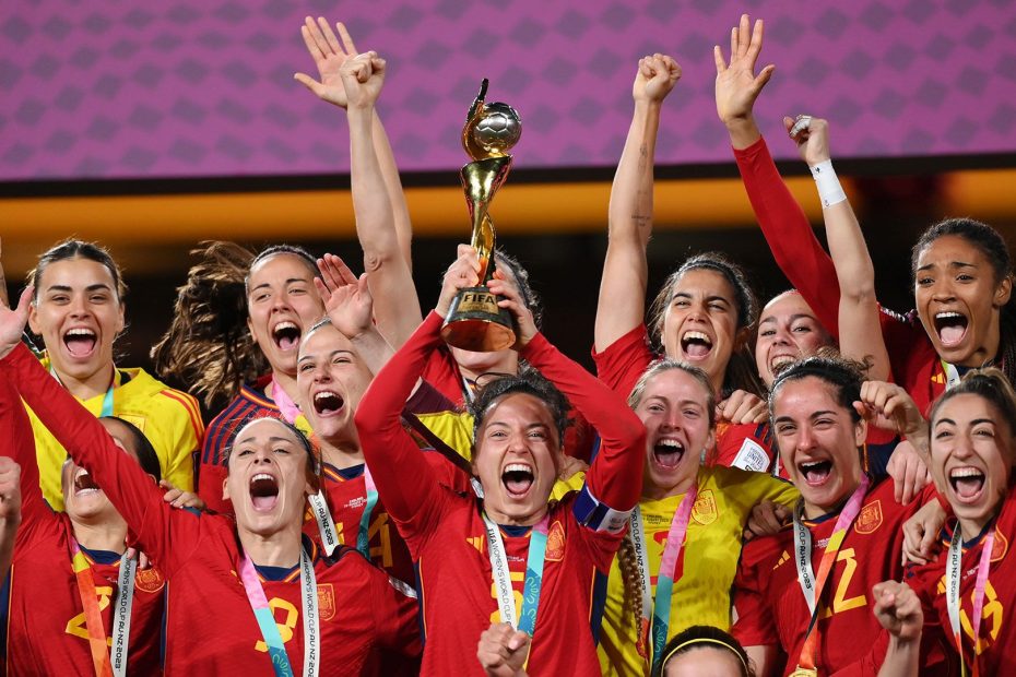 Espanha vence Inglaterra e fica com o título da Copa do Mundo