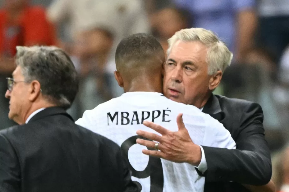 Ancelotti se rende: "Vini, Rodrygo e Mbappé são muito bons"