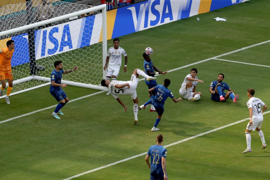 Real Madrid perde pênalti e empata com Al-Hilal na estreia do Mundial