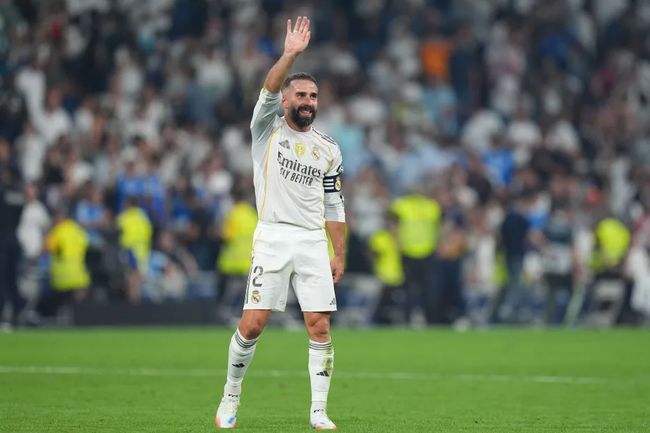 Carvajal volta ao Bernabéu e comemora: "Muito especial para mim"