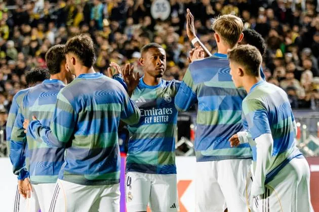 Alaba joga 90 minutos e elogia Mbappé: "É o melhor do mundo"