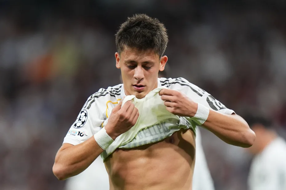 Turco é eleito o melhor jogador da vitória do Real Madrid