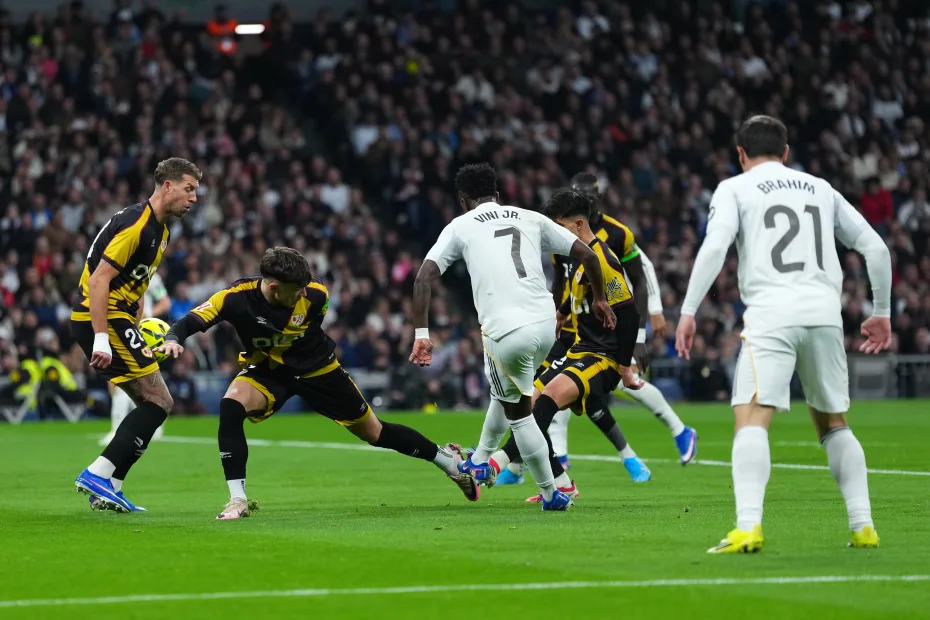 Real Madrid joga mal, mas vence Rayo Vallecano no Bernabéu